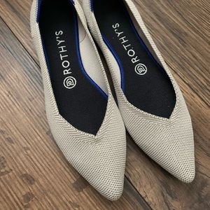 Rothy’s Pointed toe flats in Flax Birdseye. Minimal use, like new.